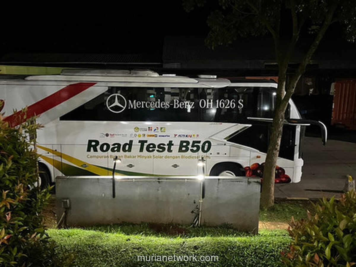 Uji Jalan B50 Dimulai, Truk Hino Tempuh 560 Kilometer Sehari