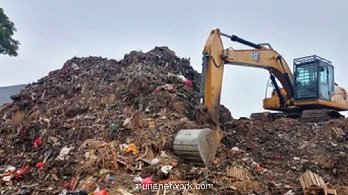 Warga Kramat Jati Berperang dengan Bau Busuk Sampah Pasar Induk