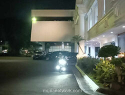 Menteri Brian Tiba Naik Motor Polisi, Umumkan Kuota Beasiswa LPDP 5.750 Kursi