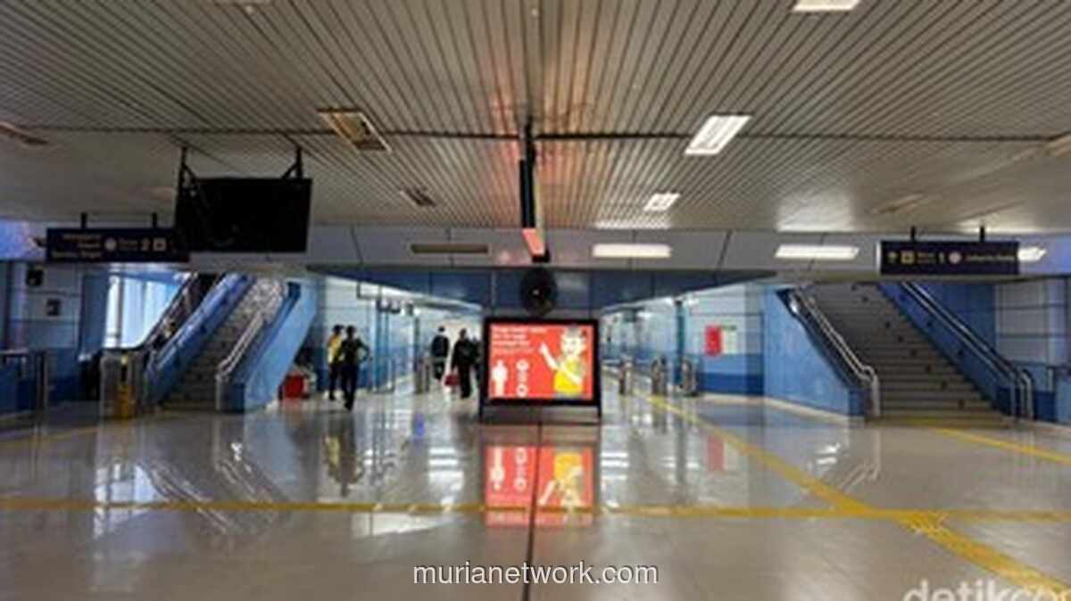 Palet Warna di Jalur Merah: Kisah Tersembunyi di Balik Dinding Stasiun KRL