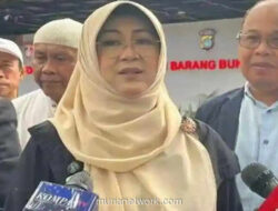 Dokter Tifa Tantang Transparansi: 709 Dokumen Jokowi Masih Jadi Misteri