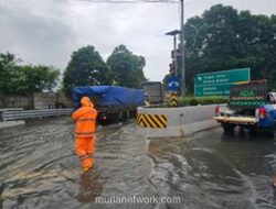 Kali Prancis Meluap, Genangan Air Hantui Ruas Tol Menuju Bandara Soetta