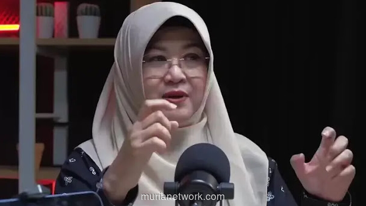 Dokter Tifa Ungkap Enam Versi Ijazah Jokowi, Soroti Emboss Misterius dari Polda