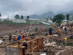Tim SAR Genjot Pencarian Korban Longsor Cisarua dengan Lima Excavator dan Anjing Pelacak