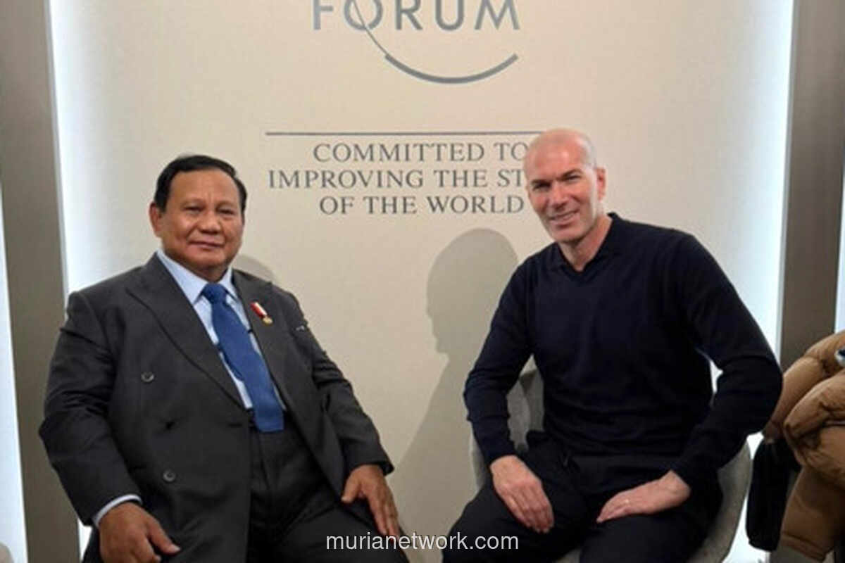 Prabowo Curi Waktu dengan Zidane di Davos, Bahas Mimpi Besar Sepakbola Indonesia