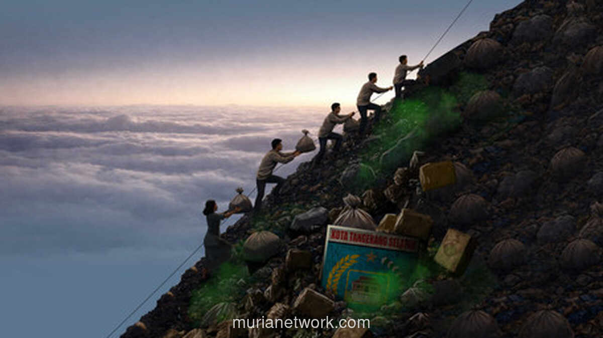 Gunungan Sampah di Cimanggis: Dompet Warga Kempis, Anggaran Membengkak