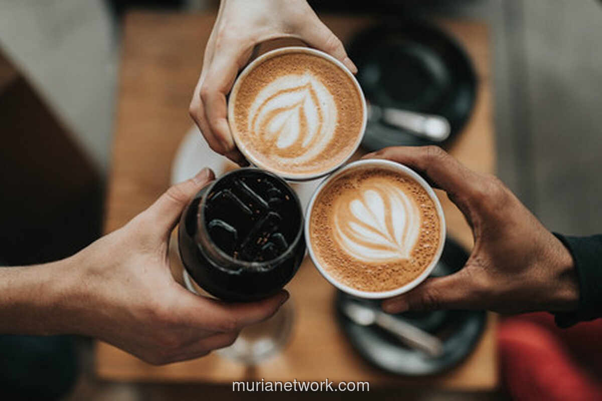 Keringat Pagi dan Aroma Kopi: Ritual Sempurna di Tengah Kesibukan Kota