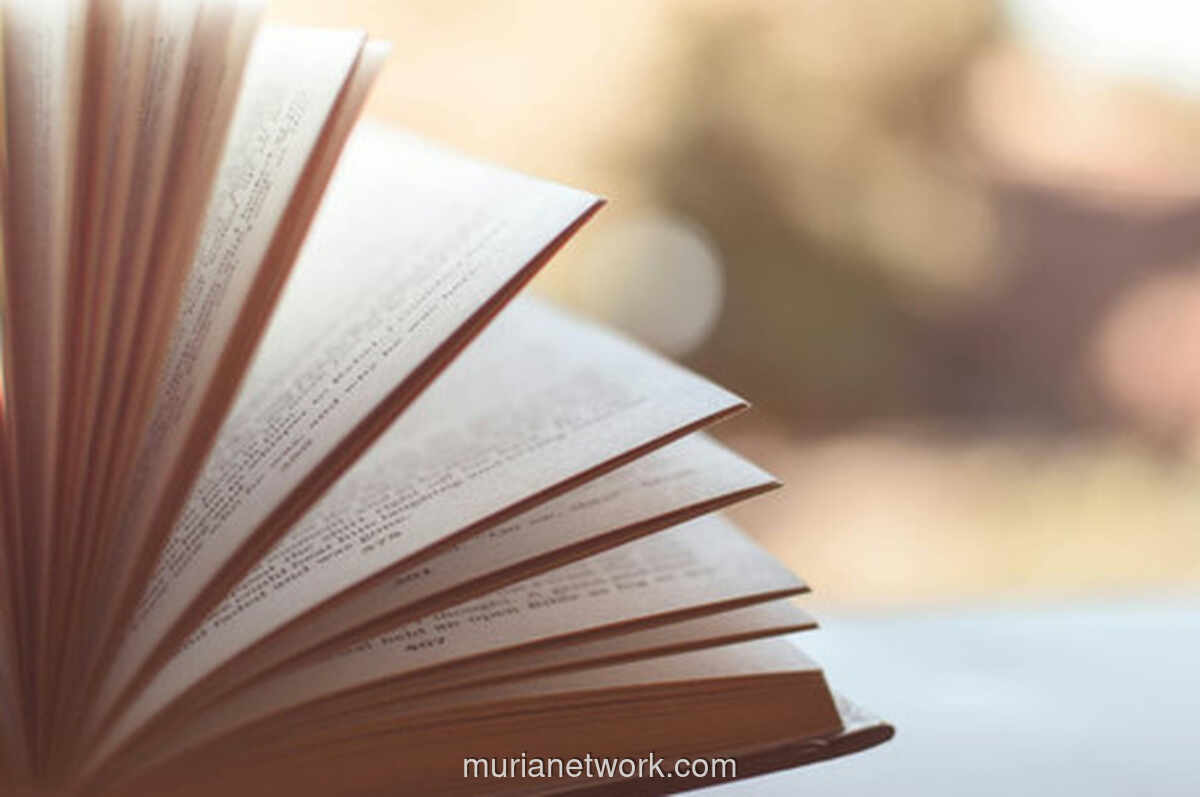 Novel Indonesia: Ketika Kritik Politik Bersembunyi di Balik Kisah Fiksi