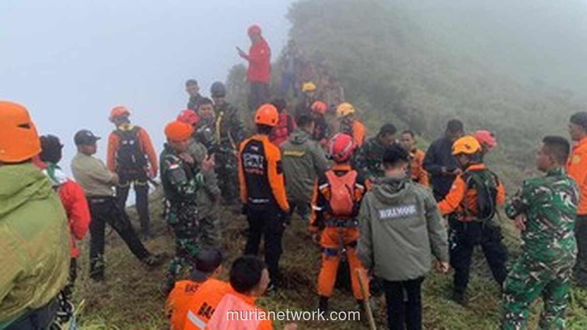 Kabut dan Tebing: Evakuasi Korban Pesawat di Bulusaraung Dihadang Medan Ekstrem