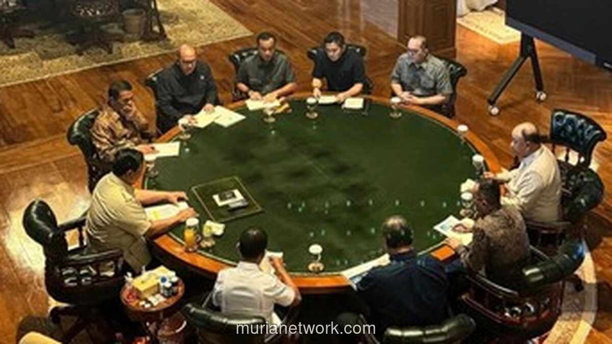 Prabowo Gelar Rapat Strategis di Rumah Hambalang, Bahas Industri Garmen hingga Investasi Semikonduktor