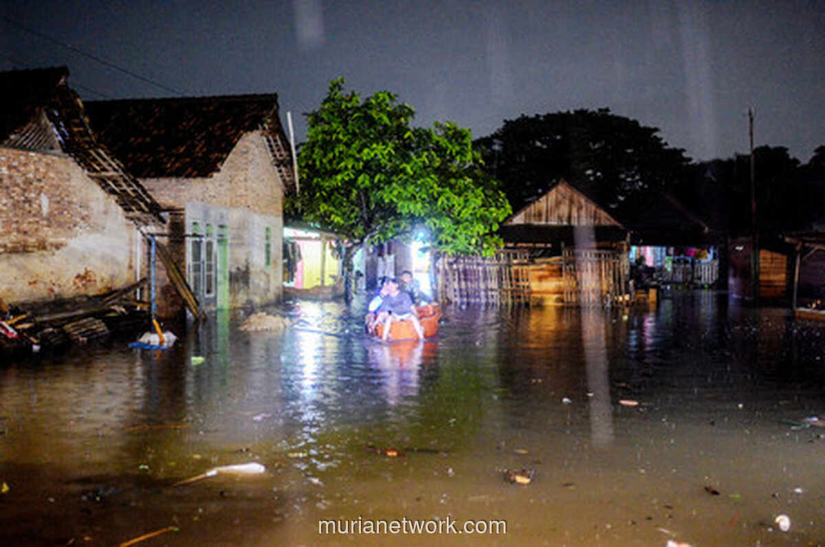 Banjir Banten Melanda Jalan hingga Makam, Ratusan Warga Dievakuasi