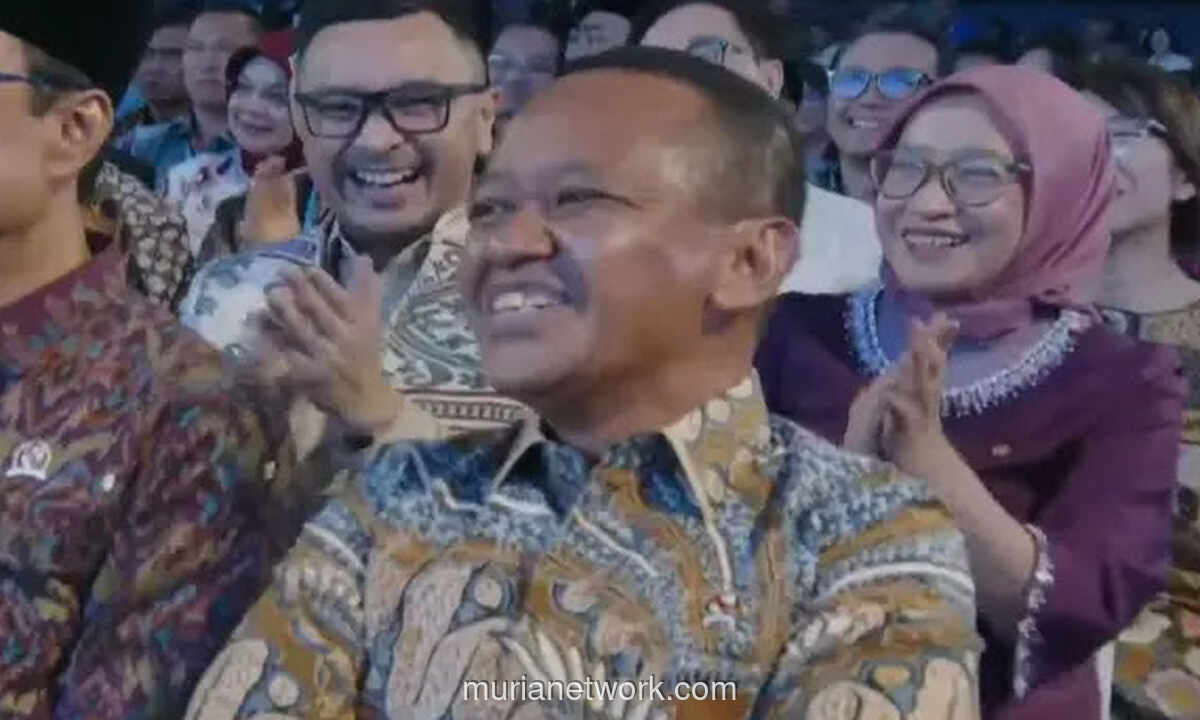Mutiara dari Timur: Bahlil Lahadalia Tersipu Saat Dijuluki Kolega di Acara Natal Nasional
