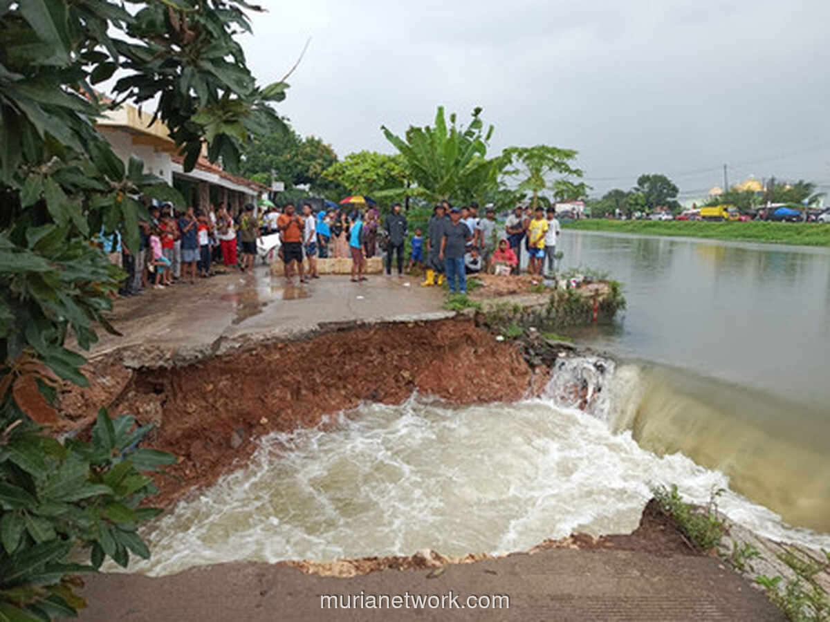 Tanggul Kalimalang Jebol, Ratusan Rumah di Karawang Terendam