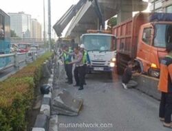 Kantuk Sopir Truk Sampah Picu Tabrakan dan Macet Parah di MT Haryono
