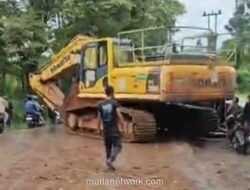 Rem Blong, Trailer Angkut Ekskavator Picu Kecelakaan Beruntun di Jonggol