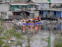 Muara Baru Berbenah: 120 Petugas Dikerahkan untuk Atasi Gunungan Sampah