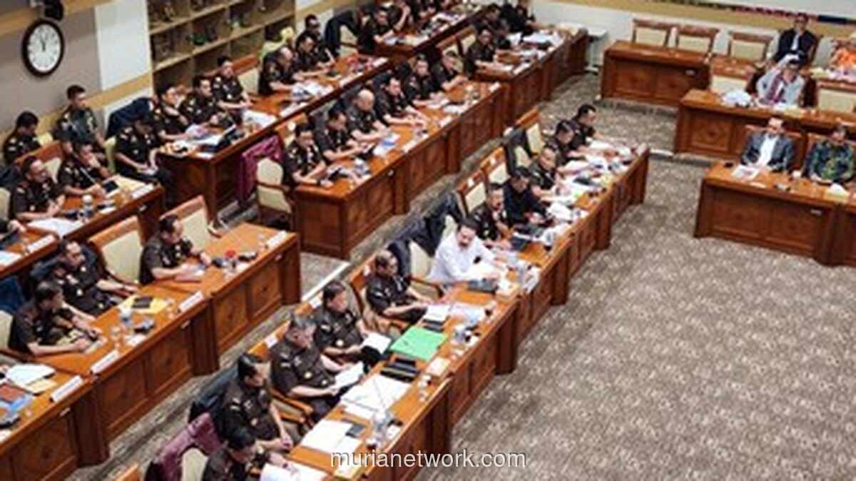 Jaksa Agung Janji Hentikan Kasus Guru Honorer, DPR Desak Imunitas untuk Pendidik