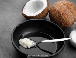 Minyak Kelapa Kembali Naik Daun, Benarkah Ampuh Atasi Rambut Rusak?