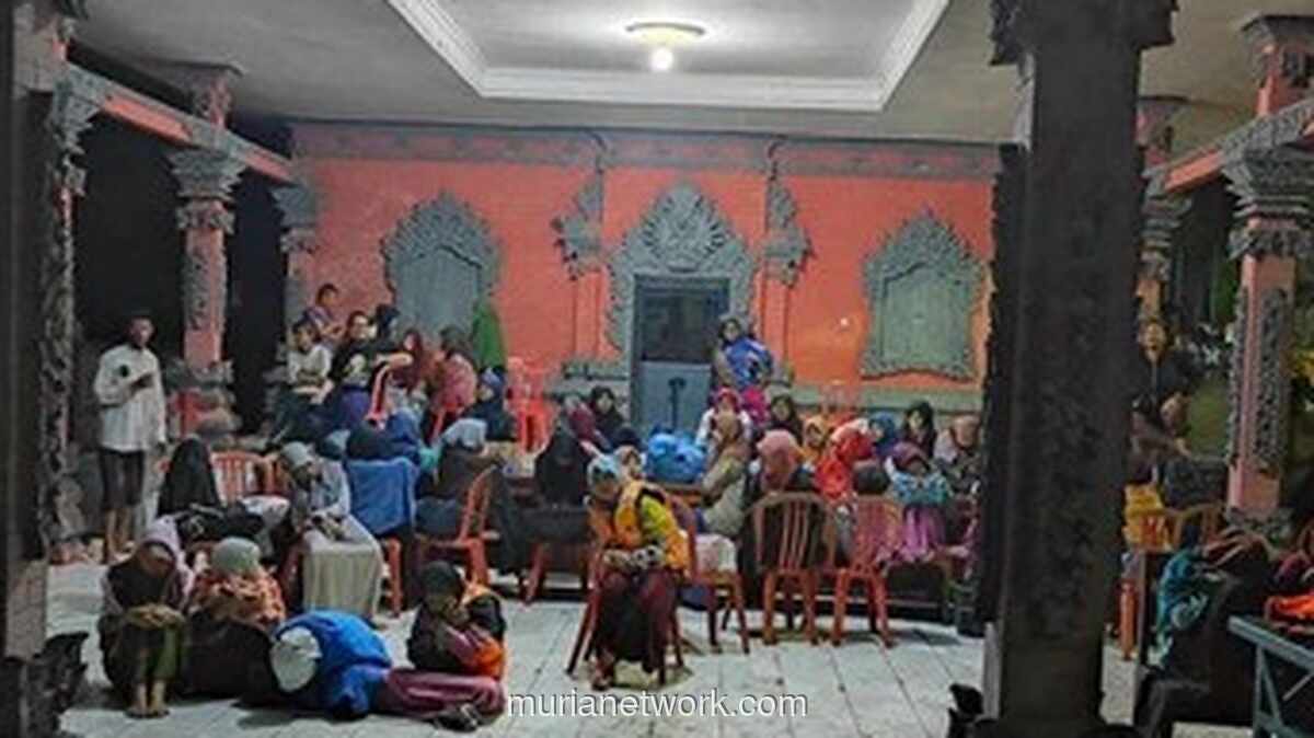 Setelah Banjir Terus Menerjang, 200 Santri di Bali Bertahan Belajar Tanpa Meja dan Buku