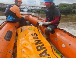 Remaja Tewas Terseret Arus Deras Ciliwung Saat Berenang