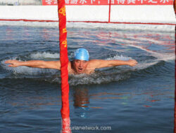 Di Balik Dinginnya Sungai Songhua, Para Perenang Harbin Temukan Kebahagiaan dan Kesehatan