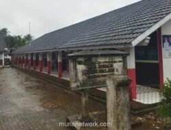 Belajar Daring di Tengah Banjir, Belasan Sekolah di Pandeglang Terendam