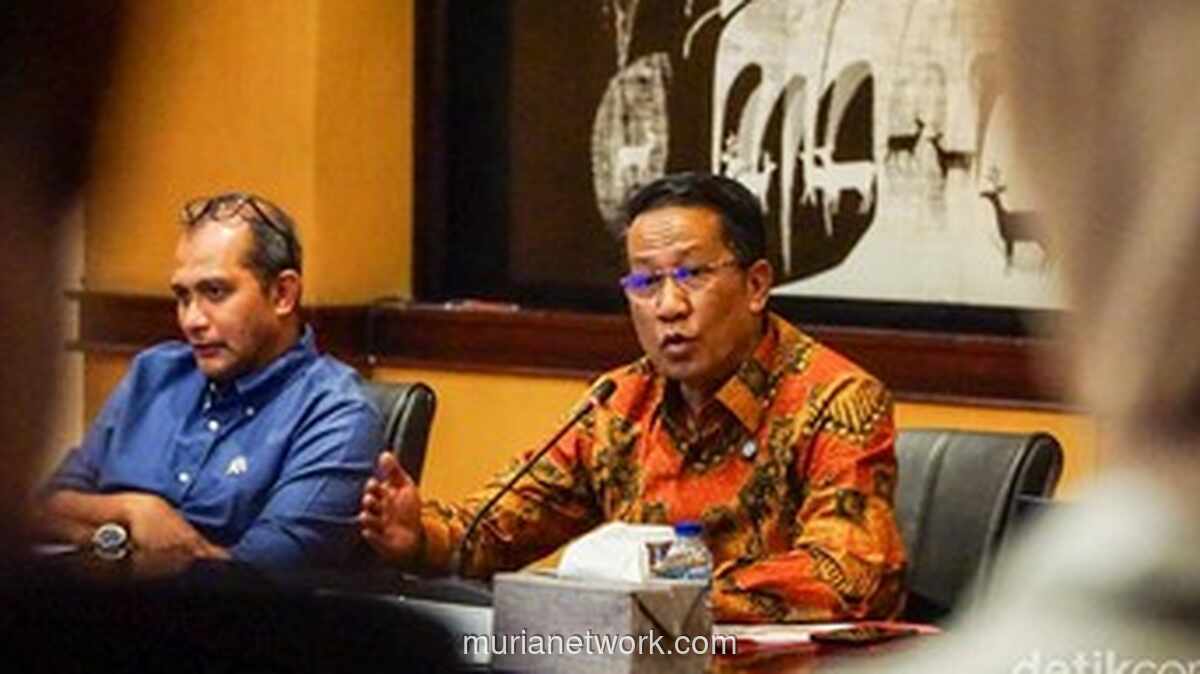 Menteri Hukum: Stiker Pejabat di Medsos Boleh, Asal Tak Melanggar Batas Kesopanan