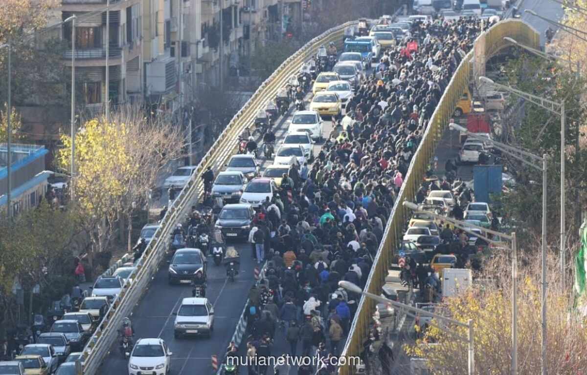 Sekutu Trump Ancam Bunuh Khamenei di Tengah Gelombang Demo Iran