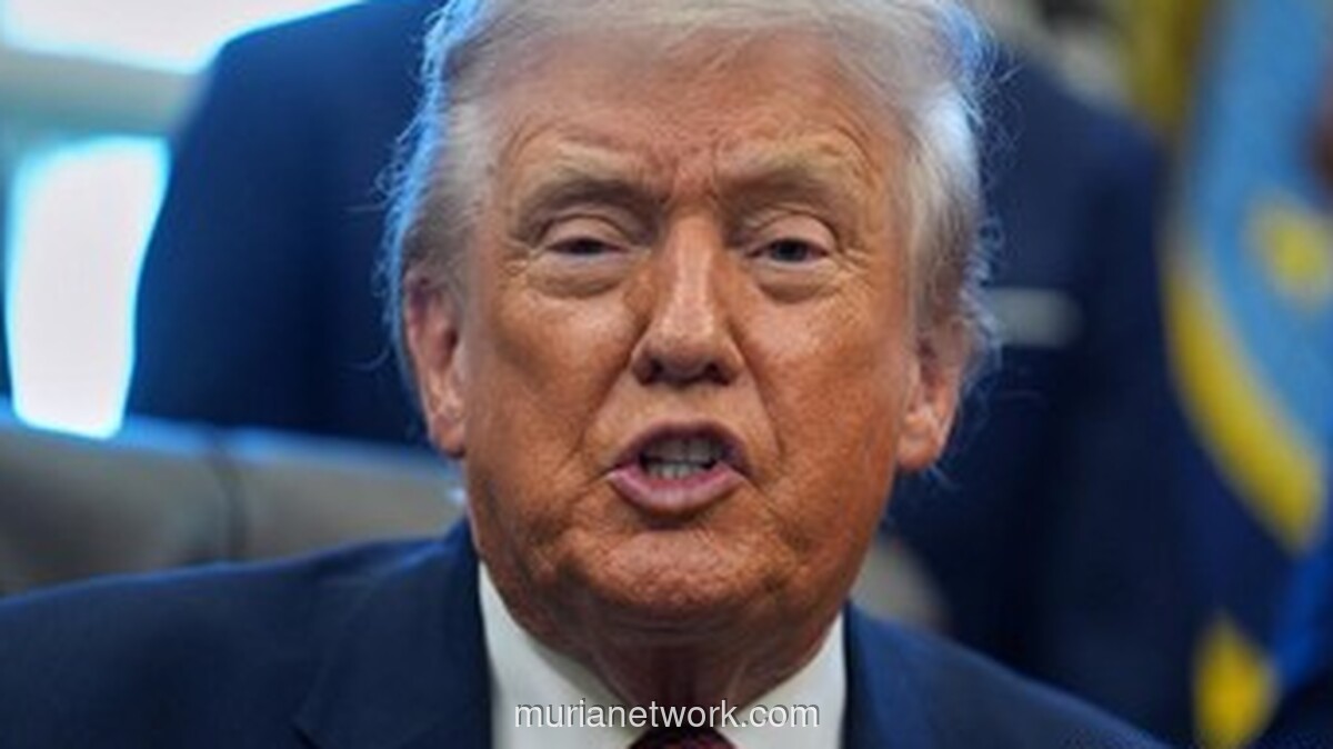 Trump Ungkap Maduro Ditahan di Kapal Perang AS, Didorong untuk Menyerah