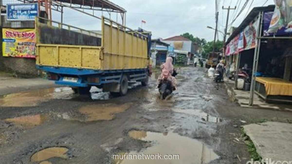 Budi Doremi Keluhkan Jalan Rusak di Sitauan, PUPR Serang Janji Perbaikan Tahun Ini