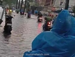 Banjir Rendam Bekasi, Pasar Pejuang Pratama Terendam Hampir Setinggi Dagangan