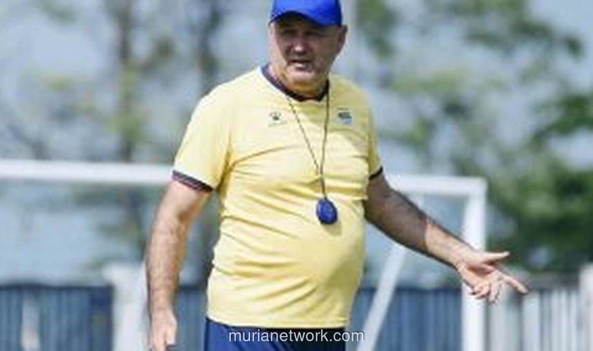 Hodak Waspadai Persebaya dan Dua Raksasa Finansial di Puncak Klasemen