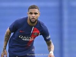 Layvin Kurzawa Tiba di Bandung, Siap Perkuat Pertahanan Persib