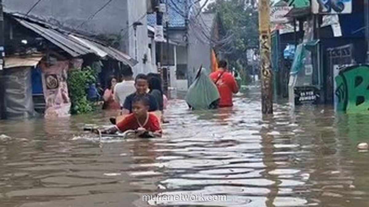 Hujan Deras Rendam 140 RT dan 16 Ruas Jalan di Ibu Kota