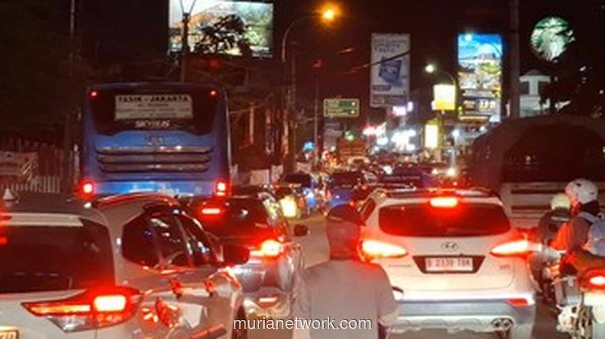 Puncak Bogor Malam Ini: Antrean Kendaraan Mengular Hingga Larut
