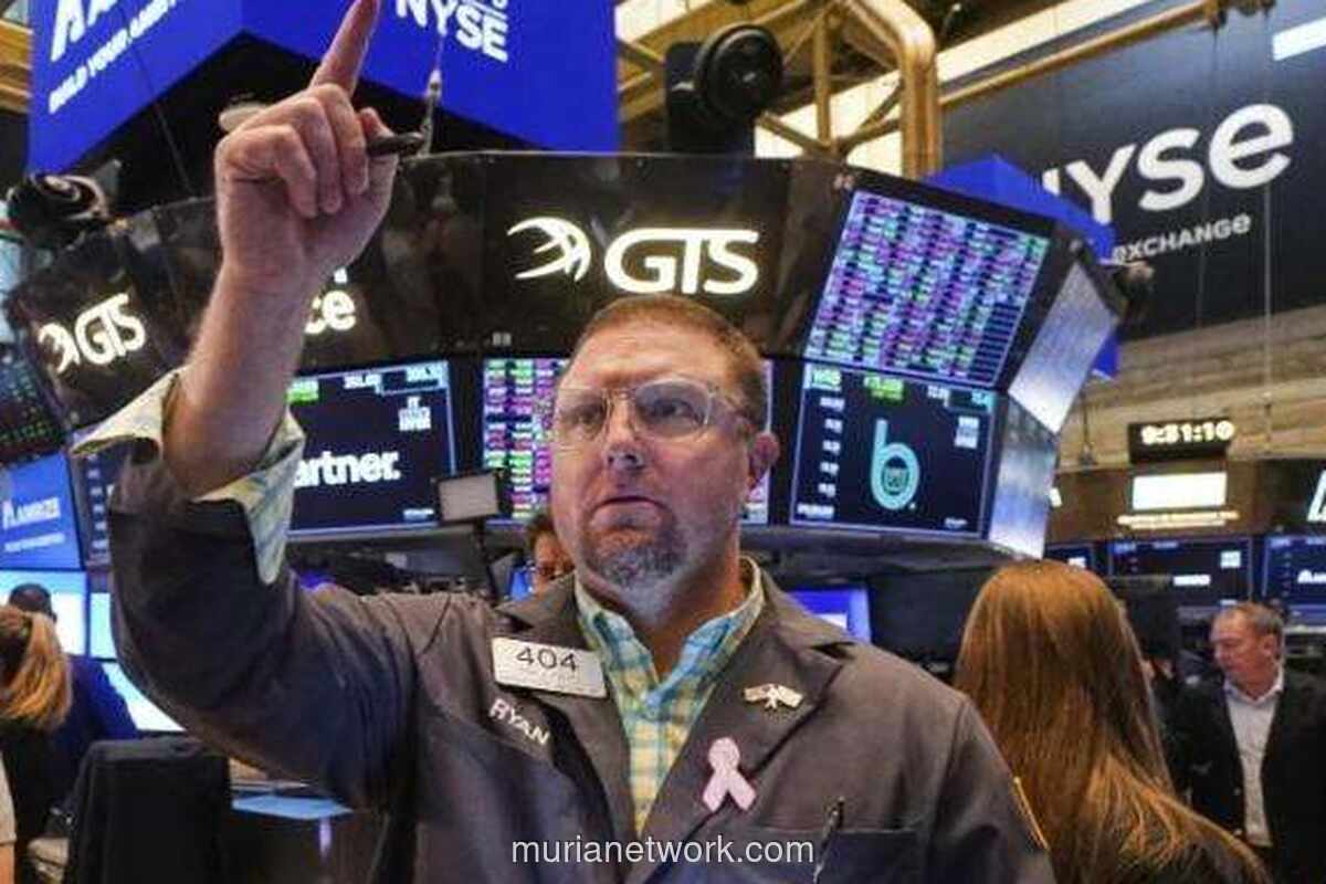 Pasar Saham AS Terguncang: Ancaman Hukum ke The Fed Picu Awal Pekan Suram