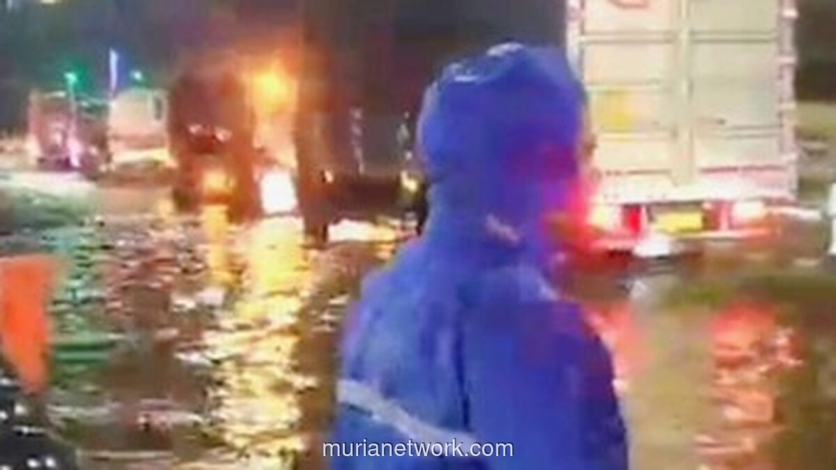 Situbondo Tergenang, Jalur Pantura Lumpuh Akibat Banjir