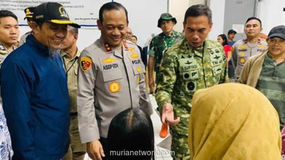 Kapolda dan Pangdam Jaya Turun Malam, Tinjau Langsung Pengungsian Banjir Cilincing