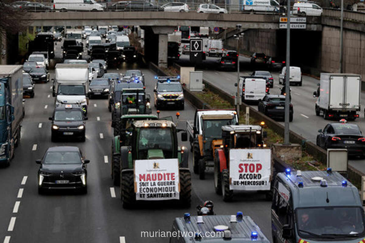 Traktor Serbu Paris: Petani Prancis Bentrok dengan Kebijakan Perdagangan dan Wabah