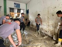 Brimob Banten Bersihkan Sekolah dan Bagikan Al-Quran untuk Korban Banjir Aceh Utara