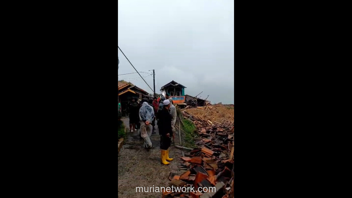 Tim SAR Berjuang di Tengah Cuaca Ekstrem, Evakuasi Korban Longsor Cisarua Terus Digenjot
