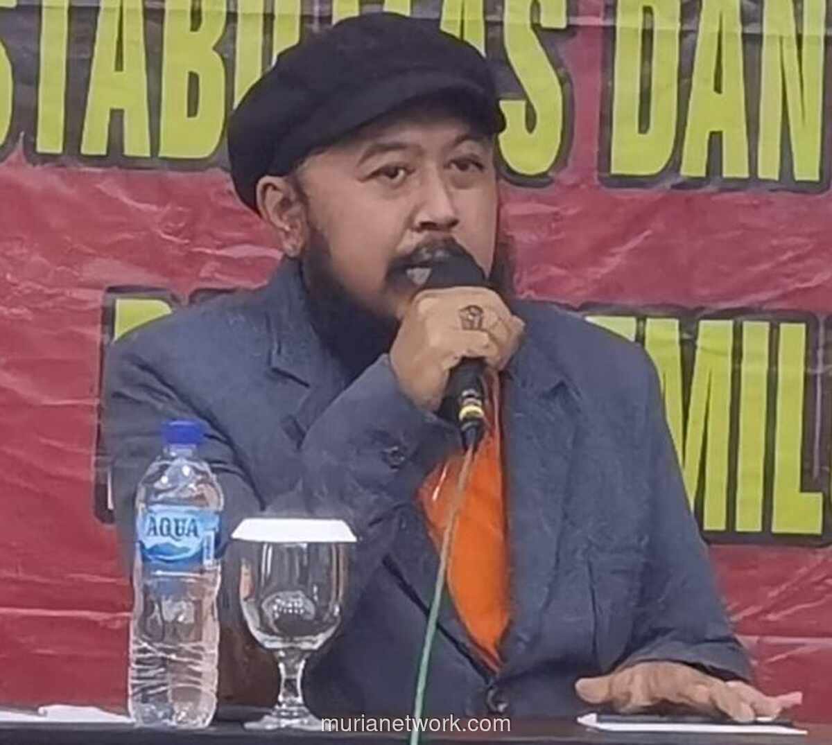 Kontrak Rp25 Triliun Air Jakarta, Rakyat Kecil Tetap Gigit Jeriken