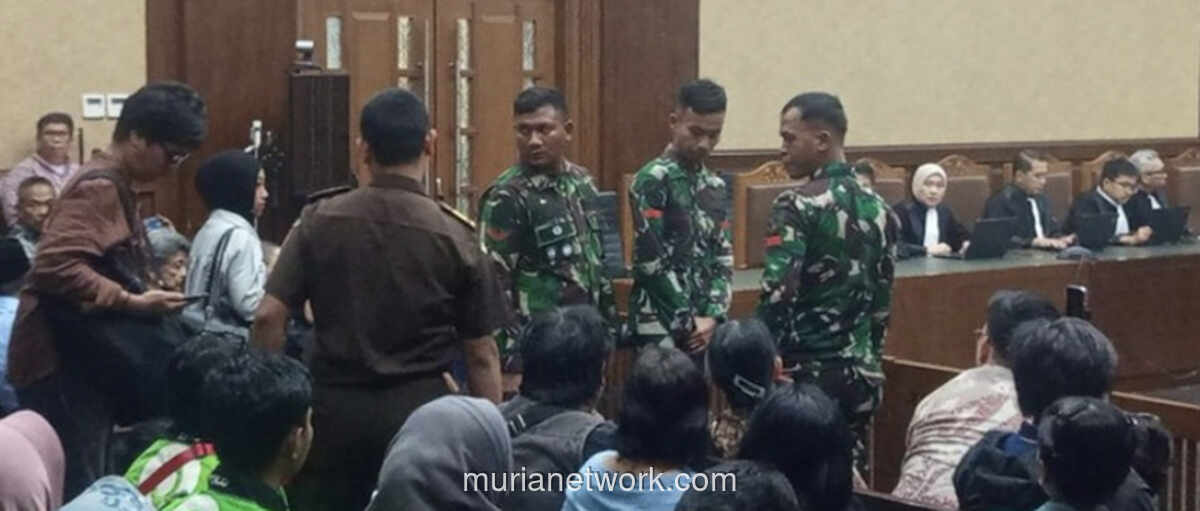 Mahfud MD Soroti Kehadiran Personel TNI di Sidang Korupsi Nadiem Makarim