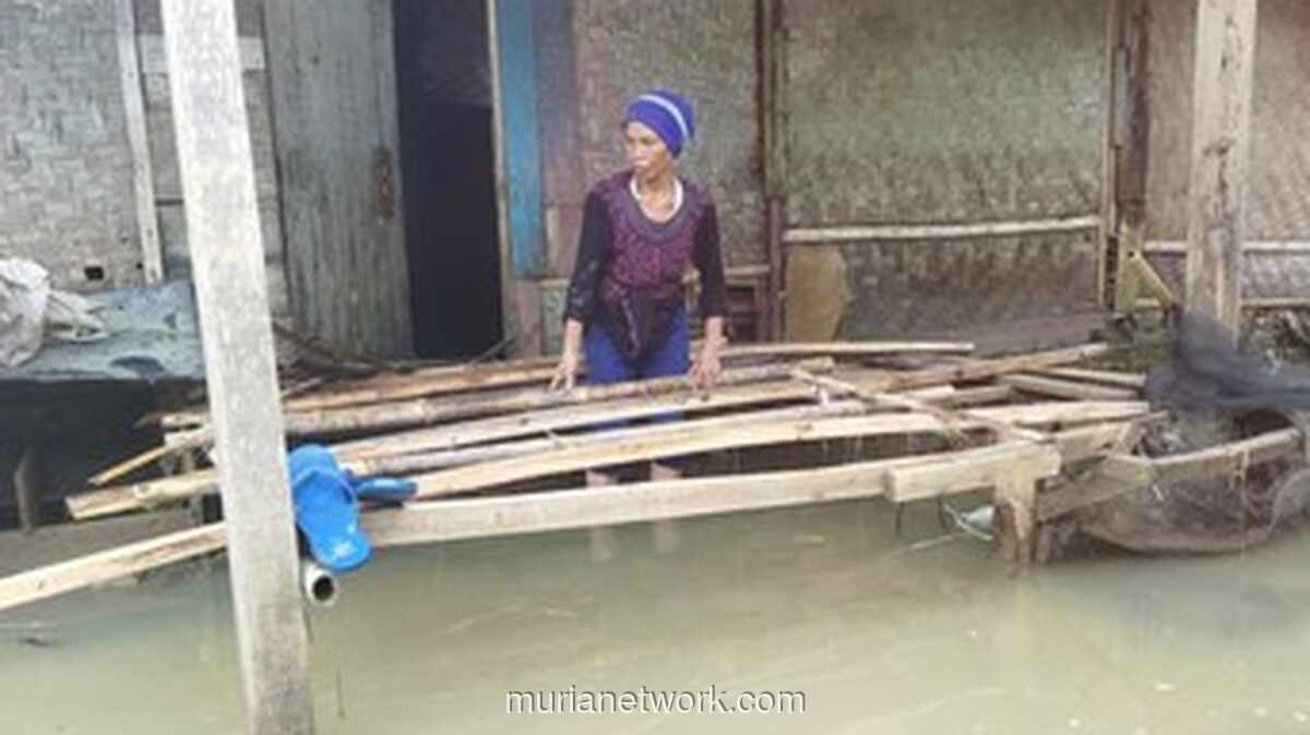 Tabungan Rp 1,7 Juta Hanyut, Kisah Pilu Penjual Gorengan di Tengah Banjir Pandeglang