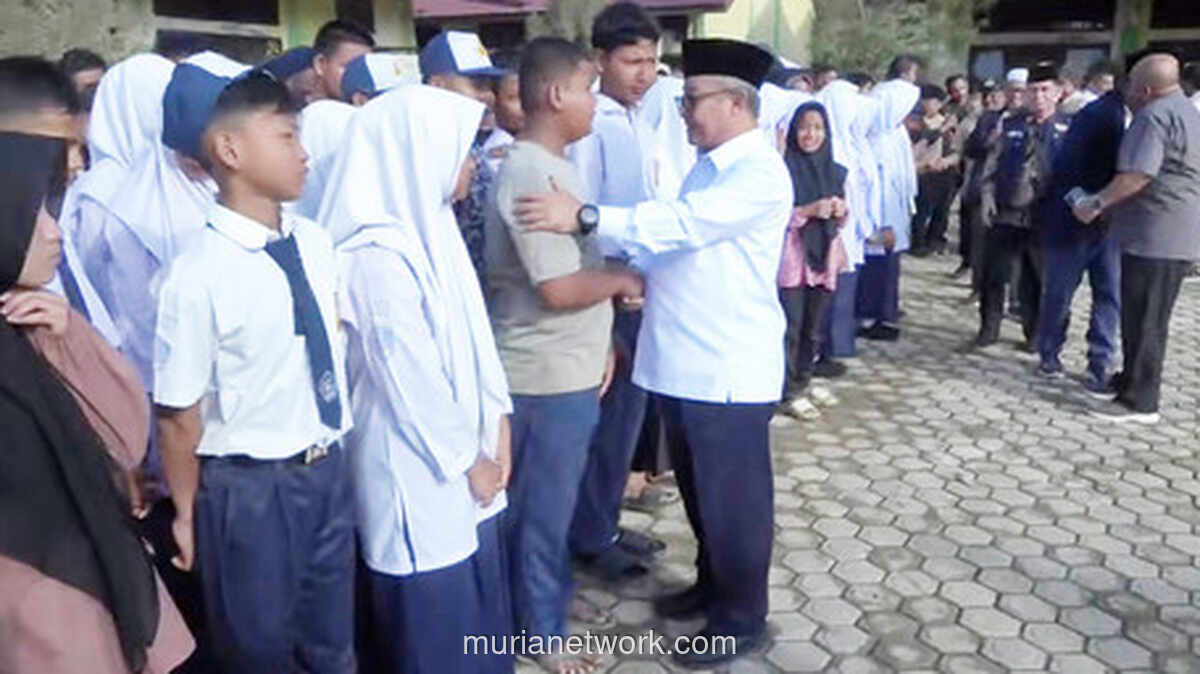Mendikbud Abdul Muti Bangkitkan Semangat Siswa Aceh Tamiang Pasca-Banjir Bandang