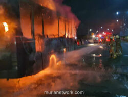 Bus Ziarah dari Lampung Hangus Terbakar di Tol Cikampek, 34 Penumpang Selamat