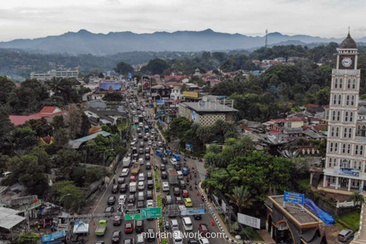Puncak Macet Parah, Polisi Terapkan Sistem Satu Arah