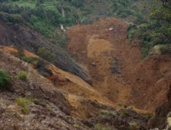 Longsor Tutup Jalur Favorit Pendaki Gunung Papandayan