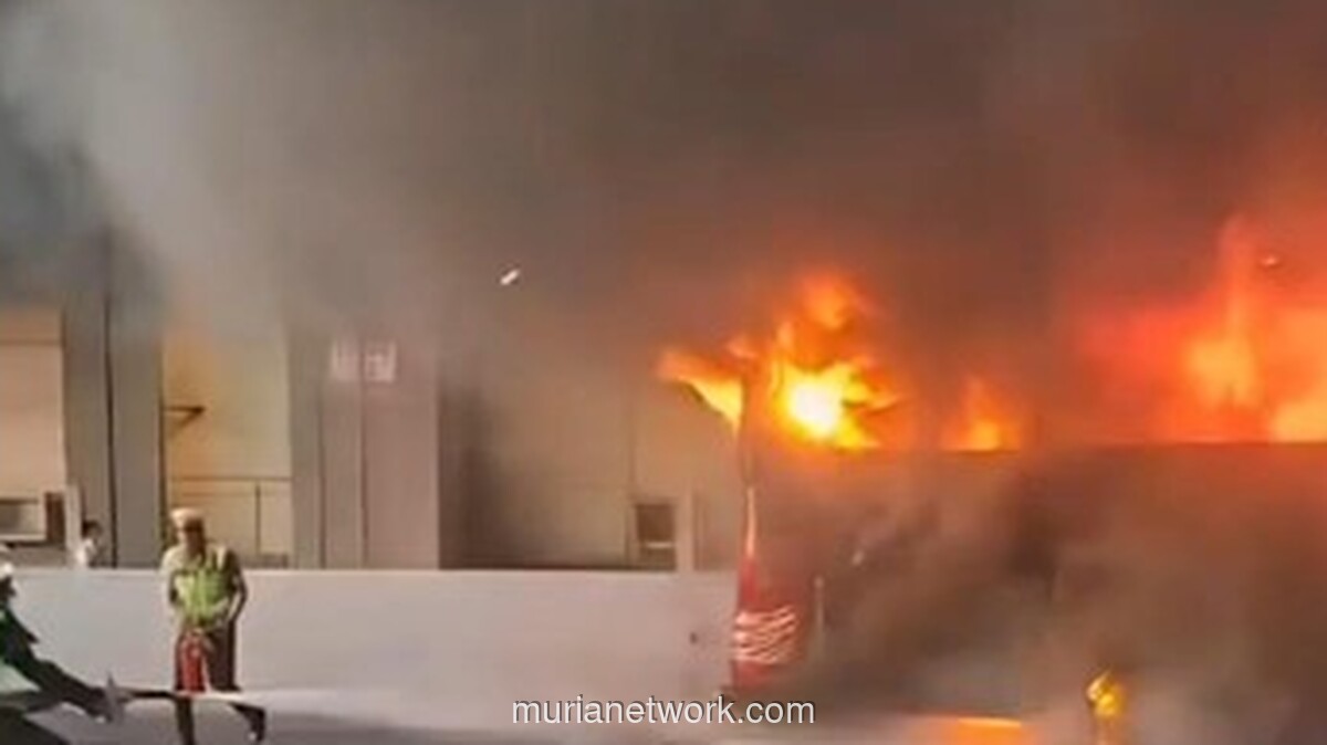 Bus Ziarah Hangus Terbakar di Tol Jakarta-Cikampek, Lalu Lintas Macet Mengular