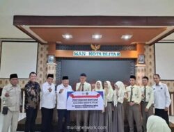 Anggota DPR Endro Hermono Salurkan Bantuan PIP untuk Siswa Madrasah di Blitar